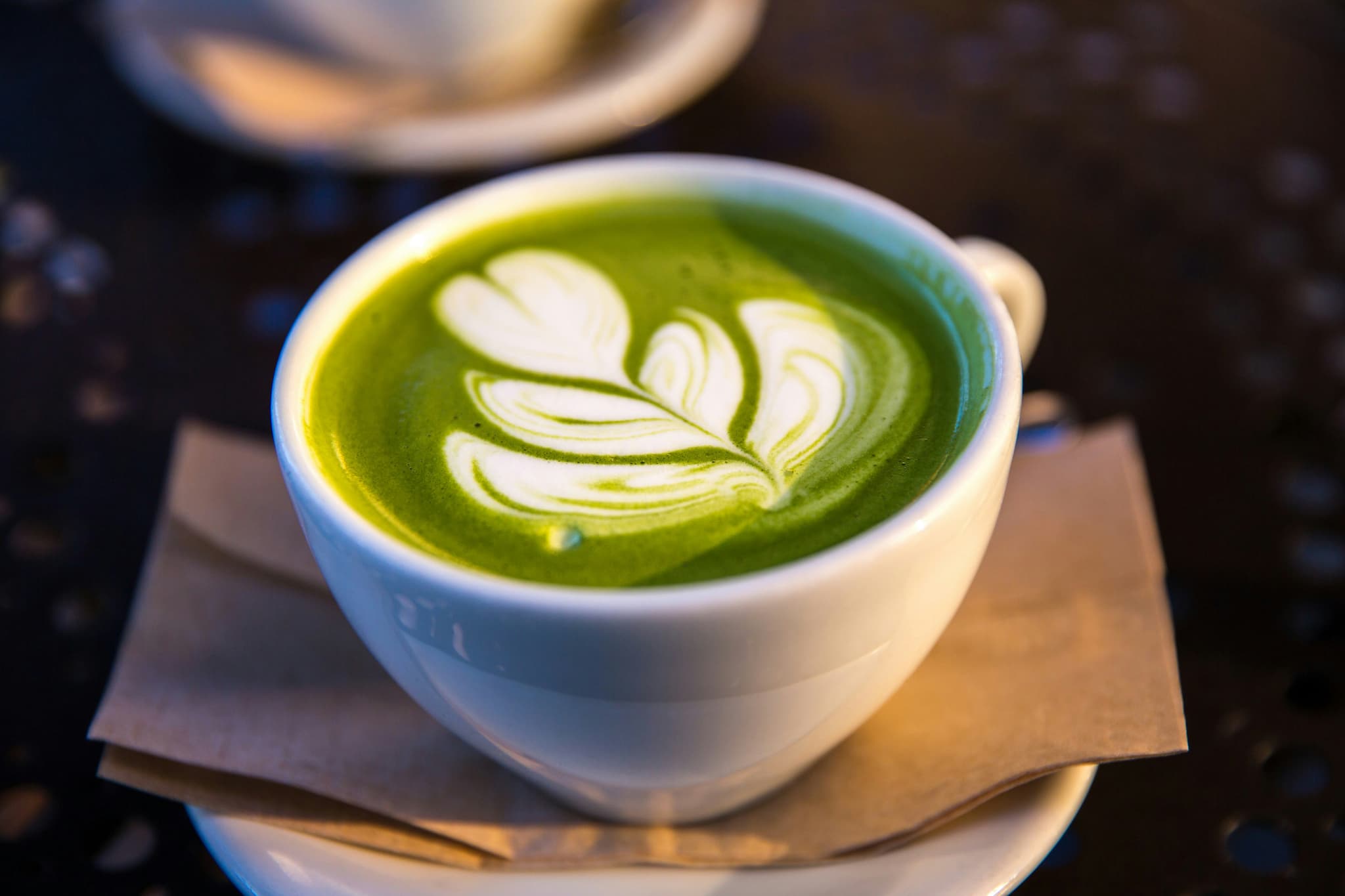 Matcha latte med vakker latte art